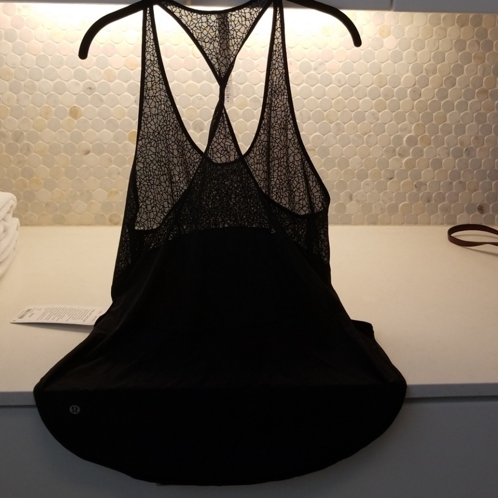 NWT Lululemon top